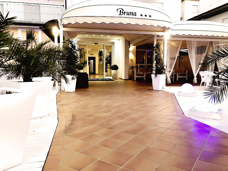 Hotel Bruna 3 stelle a Milano Marittima centro